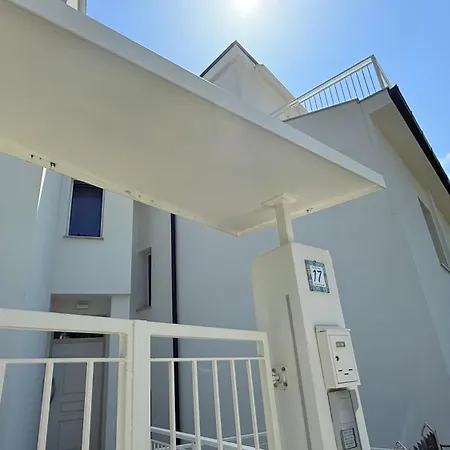 Apartment M206 - Marcelli, Nuovo Con Giardino *