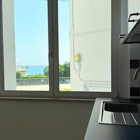 M206 - Marcelli, Nuovo Con Giardino Apartment *